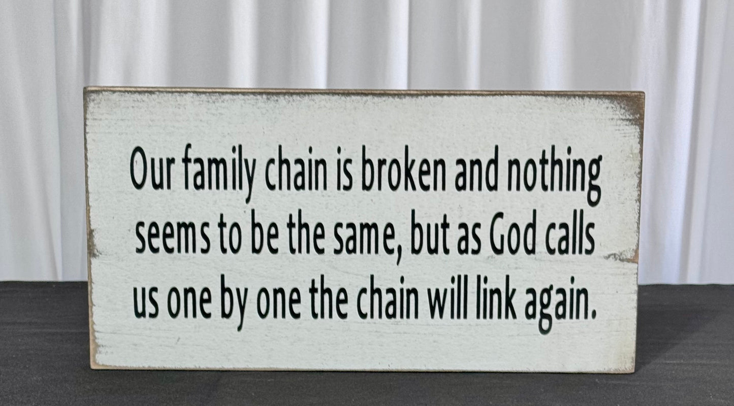 Family Chain Sign - Wooden