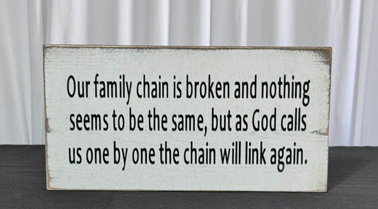 Family Chain Sign - Wooden